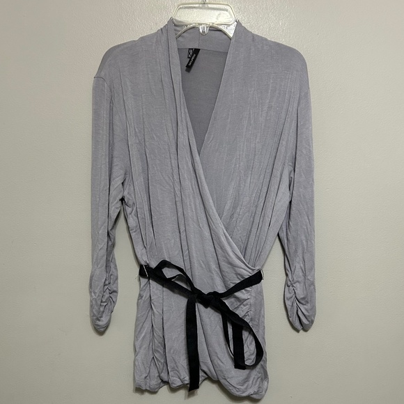 Maurice's Blouse L Gray Faux Wrap Black Tie 3/4 Sleeve V Neck Casual Popover Top - Picture 1 of 8